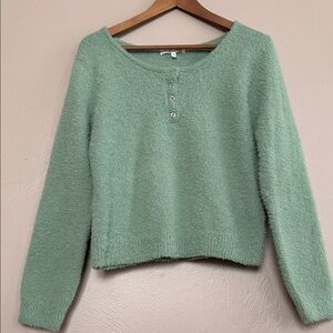 Hazel Moon Cropped Top Mint Green Fuzzy Women's Sweater. Long Sleeve. Size XL.